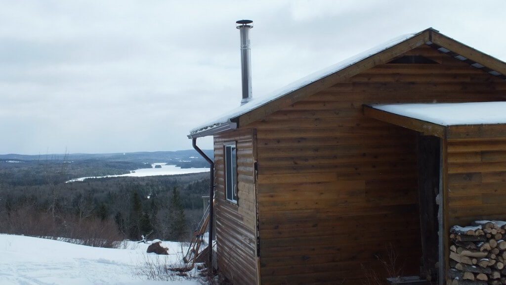 Pinetree shelter, leaf lake ski trail, Algonquin Provincial Park, Ontario, Canada