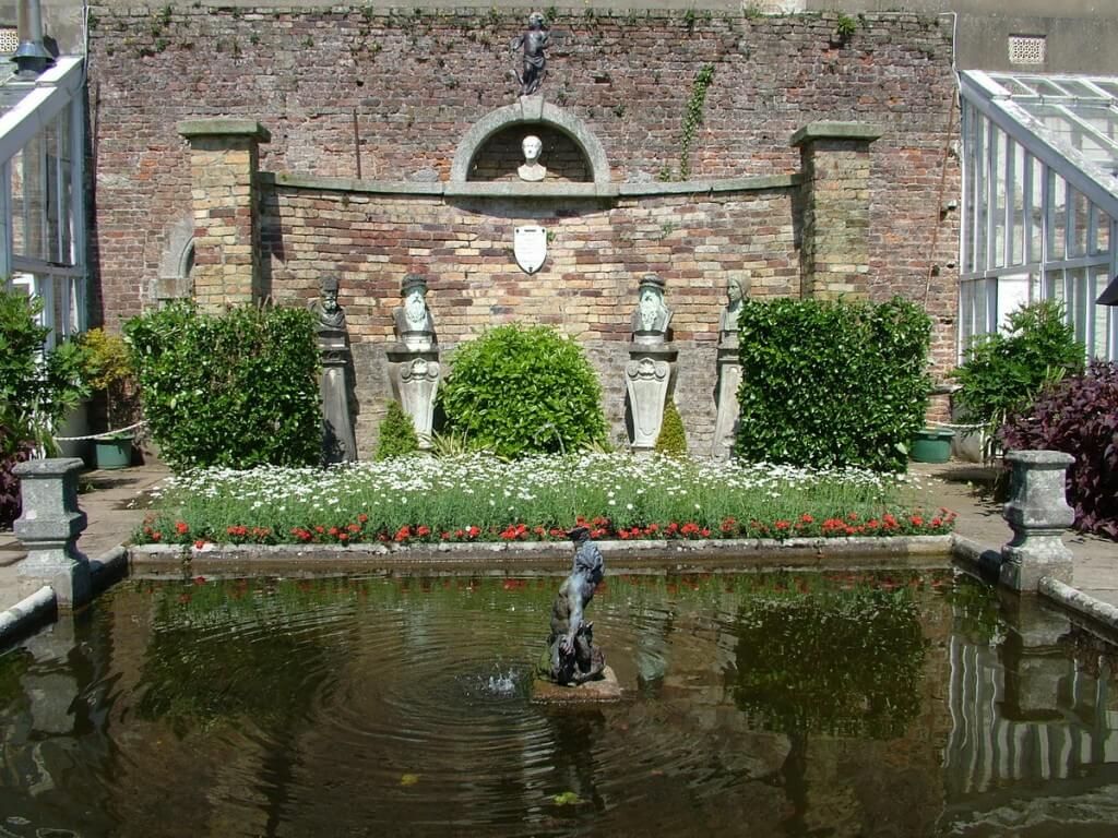 Julia's Memorial - powerscourt - ireland
