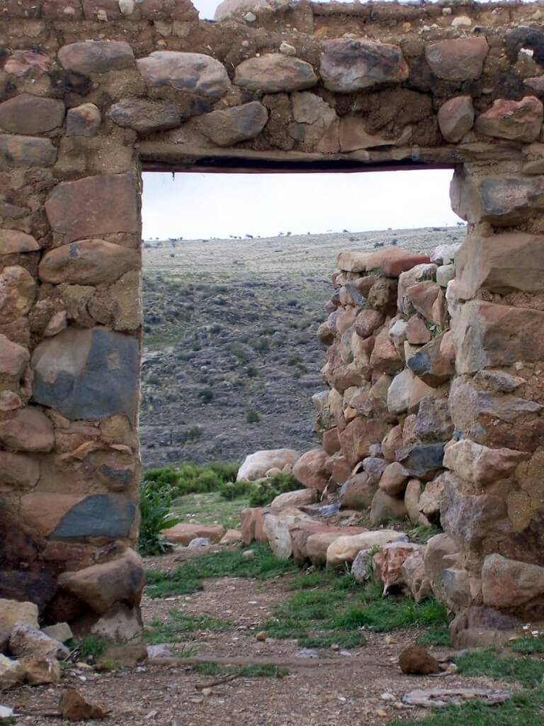 Abandoned ruins entrance way, Peru