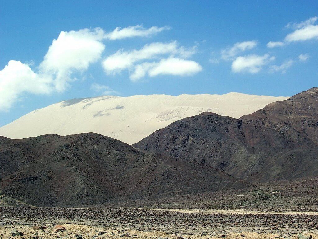 Cerro Blanco sand mountain near Nazca in Peru, South America