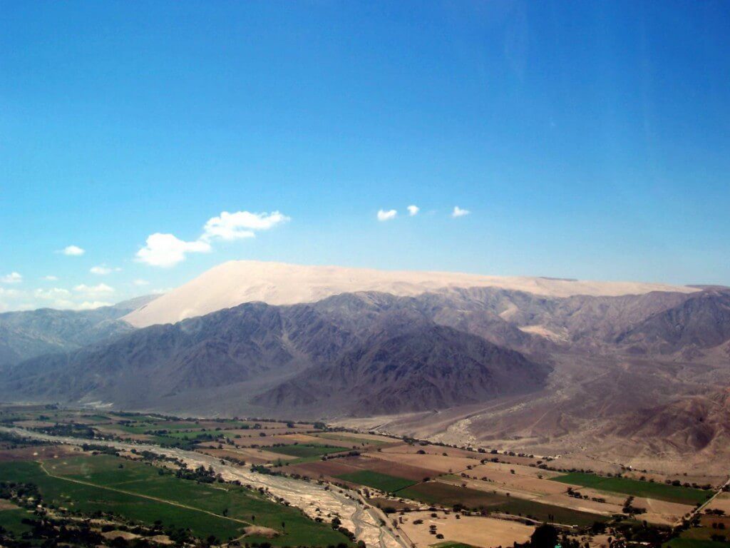 Cerro Blanco sand mountain near Nazca, Peru