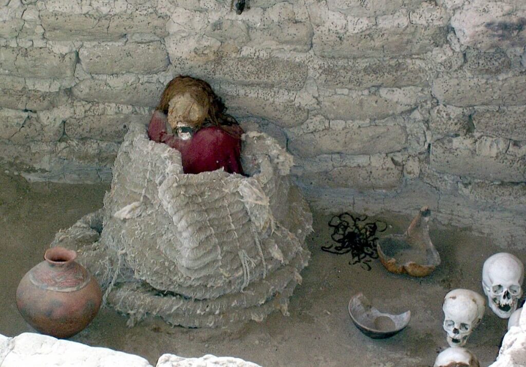 Mummified human body at the Chauhilla Cemetery near Nazca in Peru, South America.