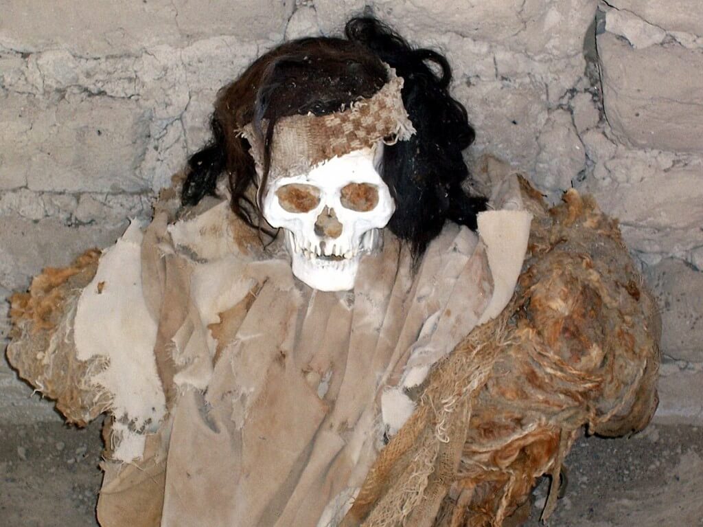 Human skull at the Chauhilla Cemetery near Nazca in Peru, South America.