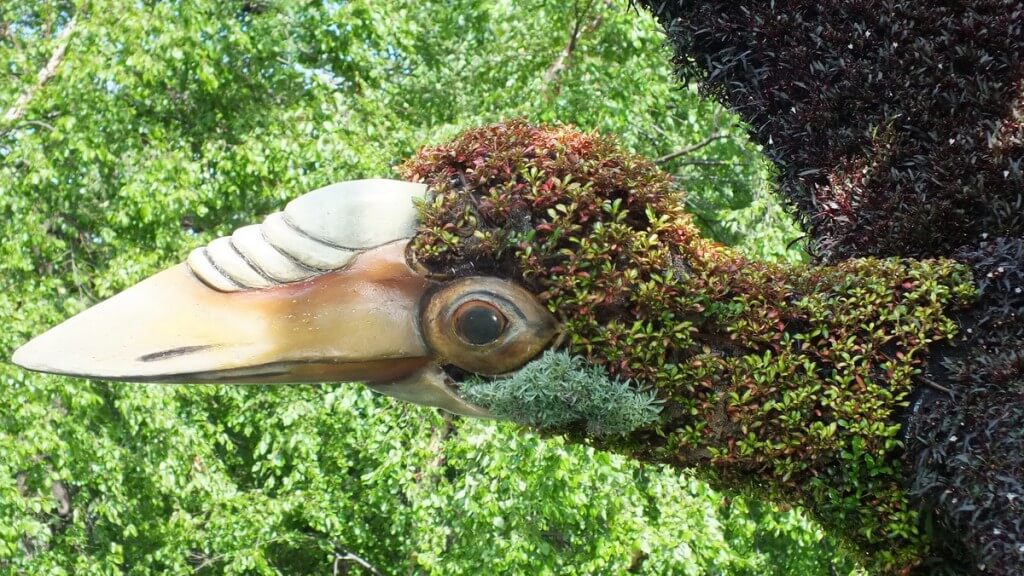 Tree of Birds (long beak) - Mosaiculture - Montreal Botancial Gardens