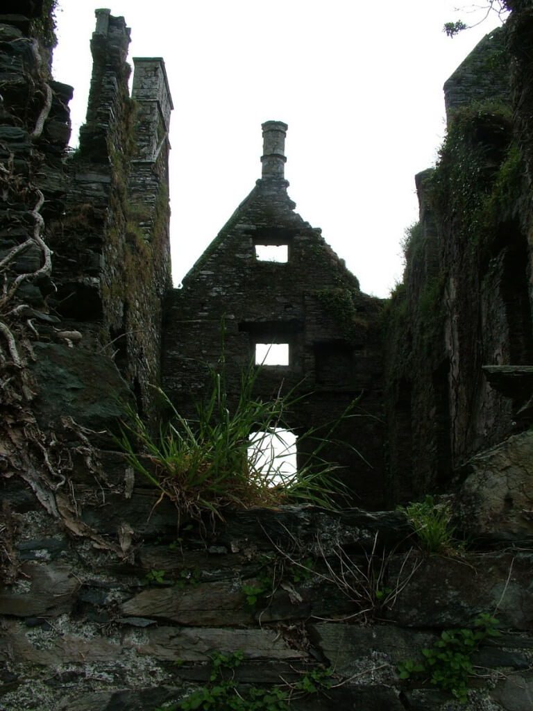 Coppinger's Court ruins, a dark window to the past, county cork, Ireland