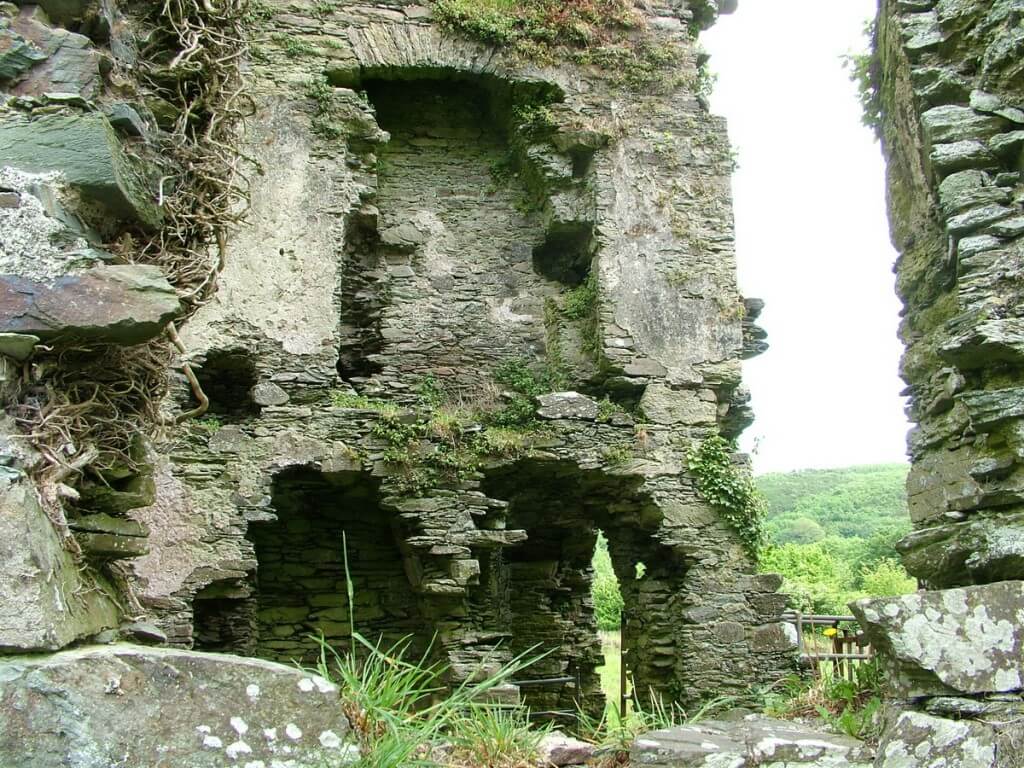 Coppinger's Court ruins, former fireplace upon wall, county cork, Ireland