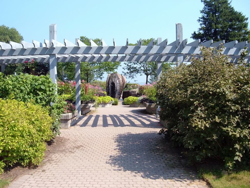 Rosetta McClain Gardens - fountain and large rock - Toronto
