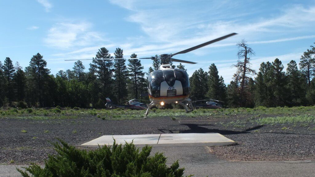 helicopter-lift-off-papillon-grand-canyon-heliport-3