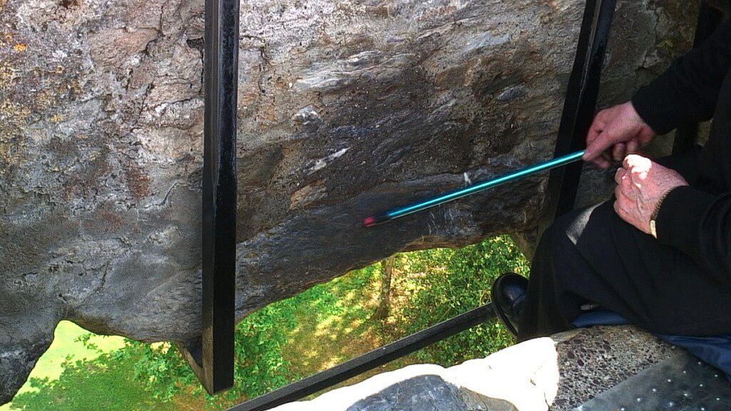 the blarney stone pointed out, blarney castle, ireland
