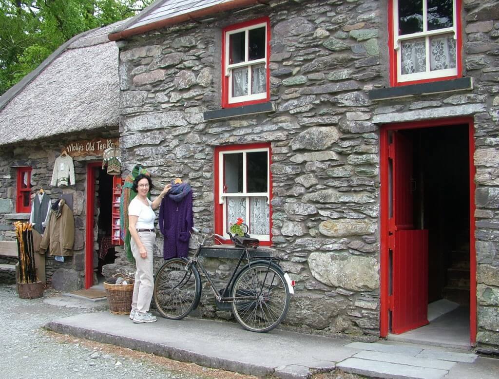jean at molly gallivans cottage, ireland 15