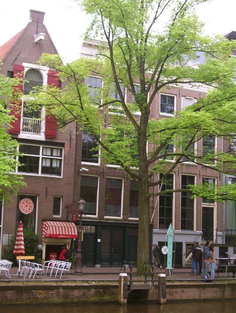 anne frank home on prinsengracht canal, amsterdam, the netherlands