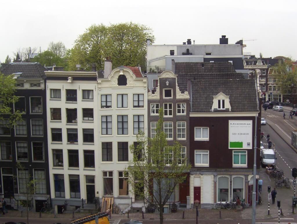 various builds along the Prinsengracht canal in Amsterdam
