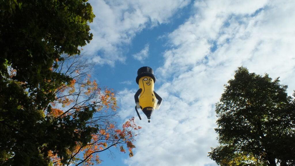mr peanut hot air balloon in toronto, ontario