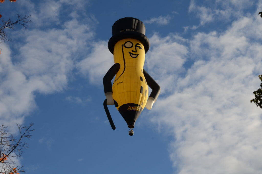 mr peanut hot air balloon in toronto, ontario