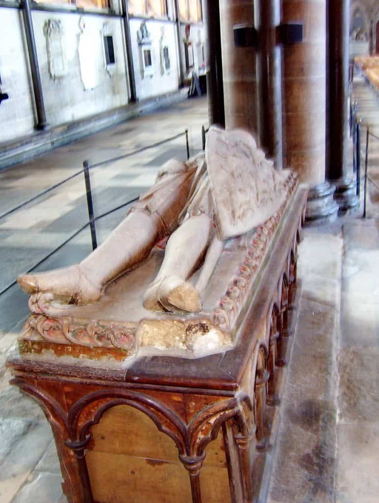 Image of the tomb of William Longespee in Salisbury Cathedral in England.