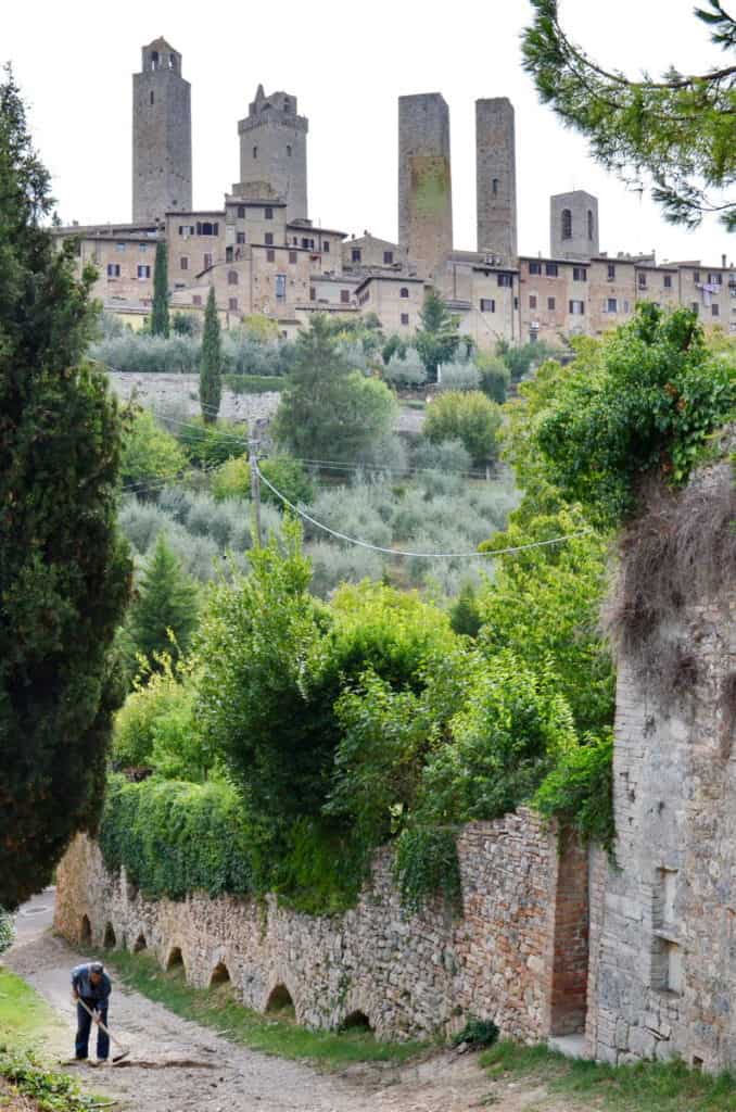 Image of the stone walls and towers of San Gimignano in Italy