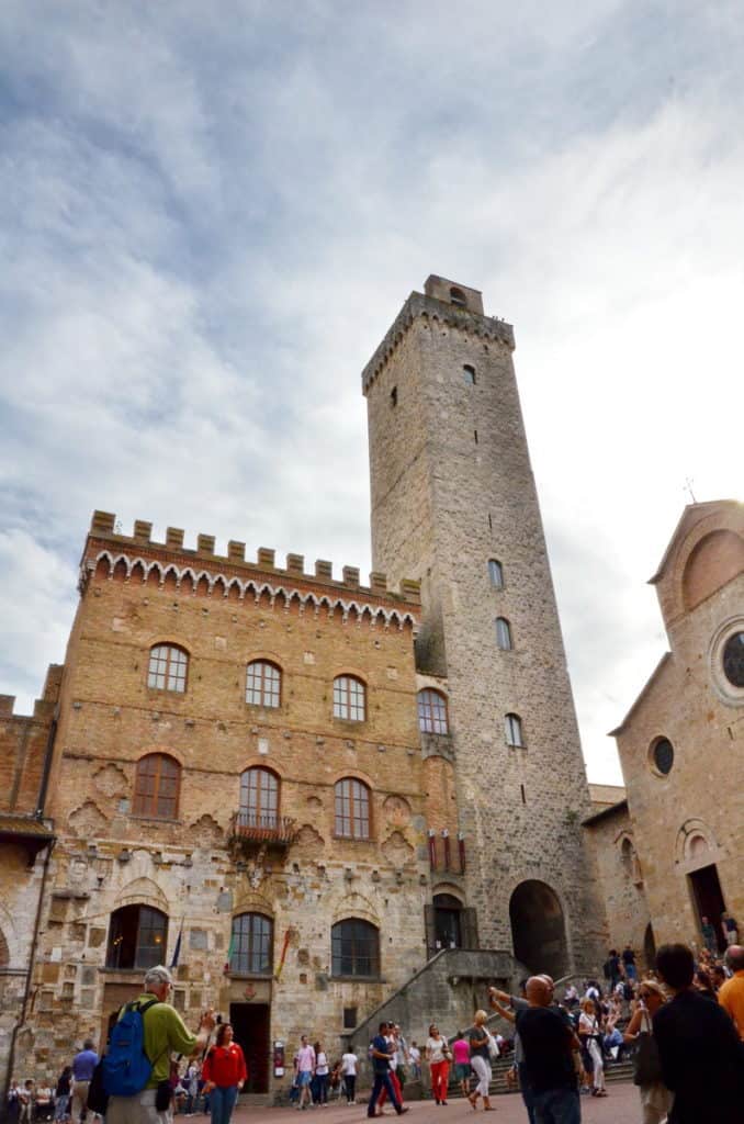 Image of the Palazzo Communale (Municipal Palace) in San Gimignano, Italy.