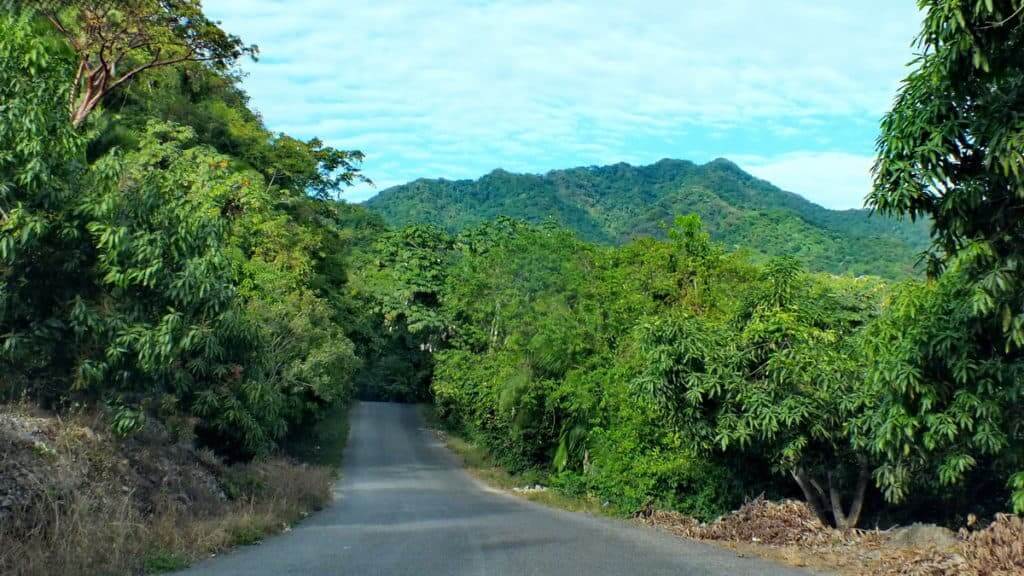 Image of the paved roadway to the village of La Bajada, Mexico.