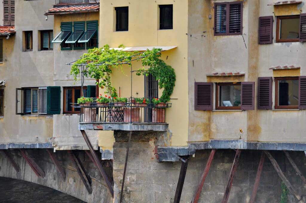 ponte vecchio in florence, italy
