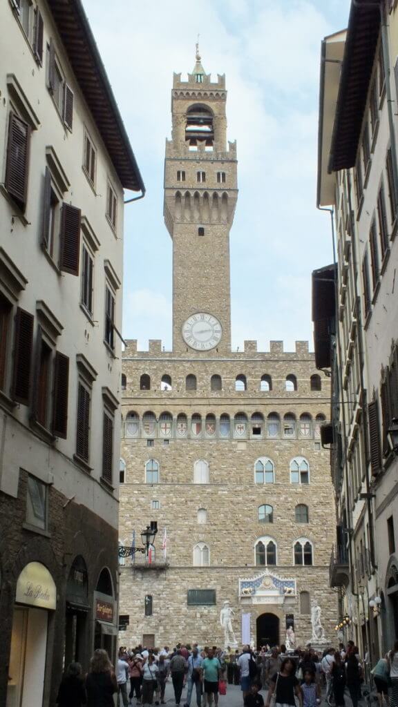 crenellations on palazzo vecchio, florence, italy