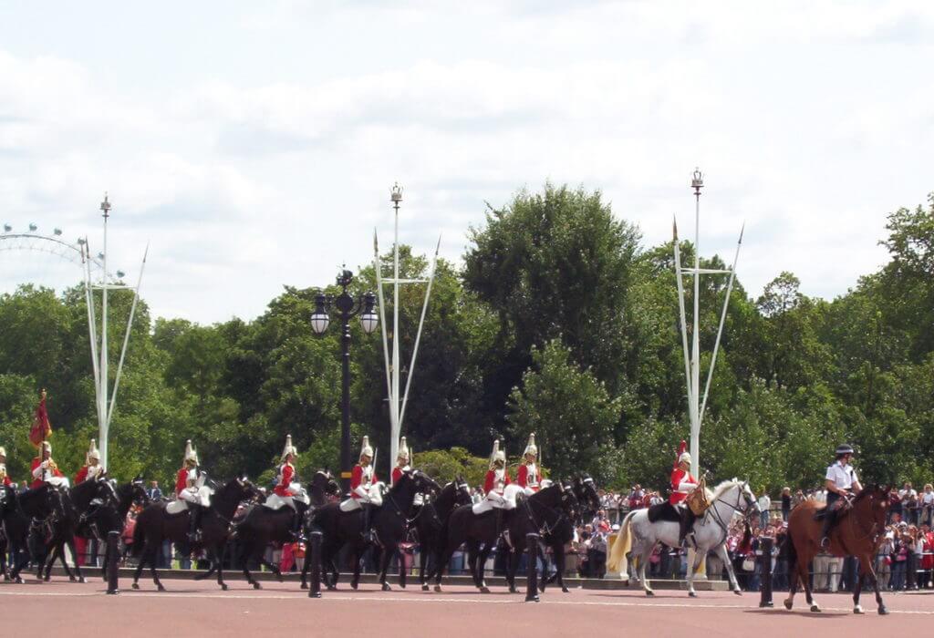 the queen's life guard, the mall, london, england
