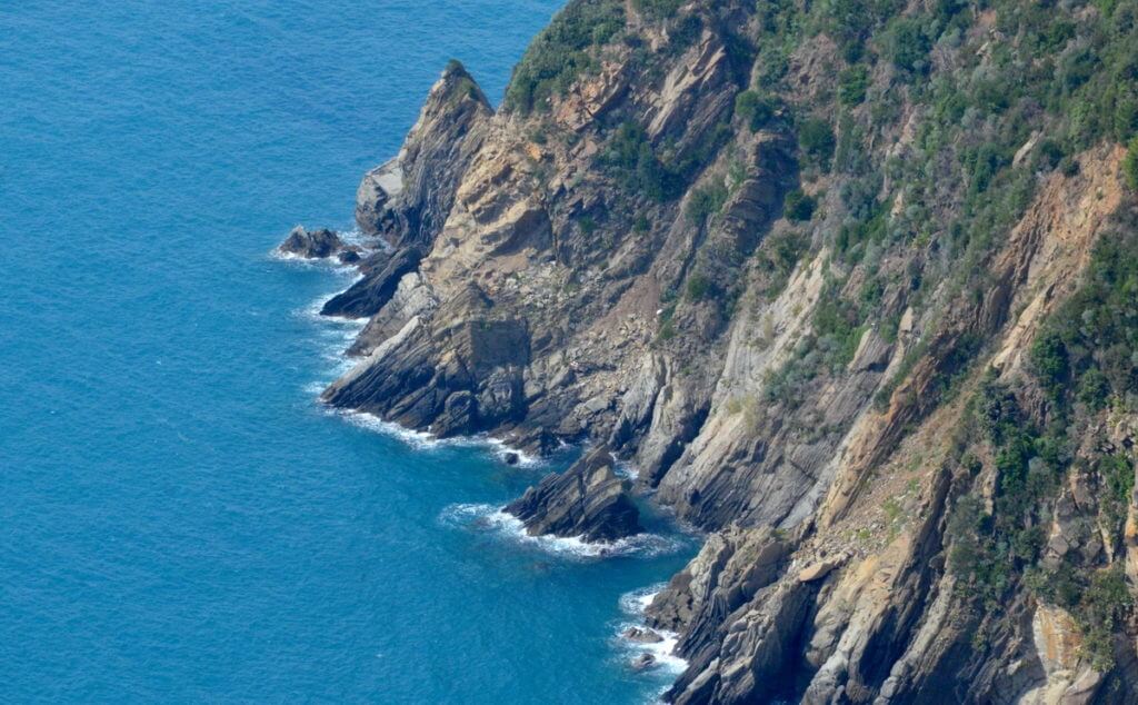 rugged coastline, ligurian sea, cinque terre, italy