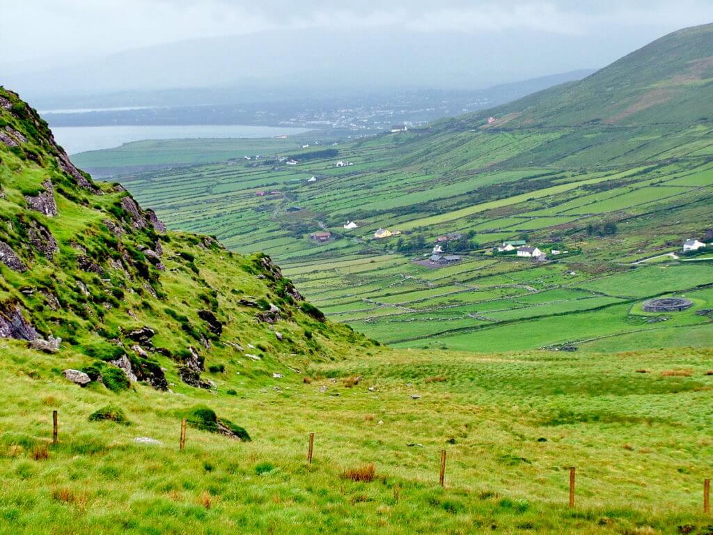 waterville on ballinskellig's bay, ring of kerry, ireland