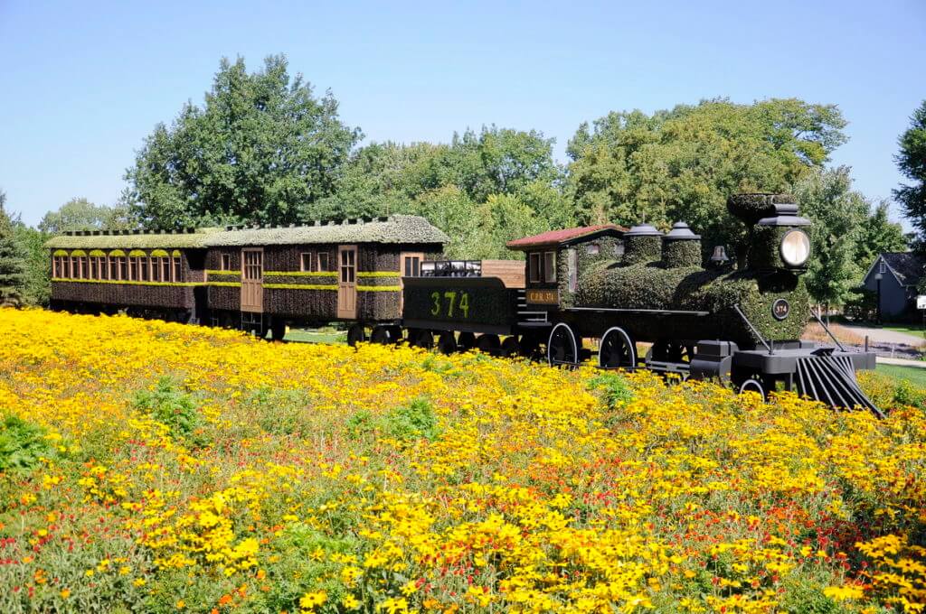 all aboard engine #374, mosaiculture 2018, gatineau, quebec, canada