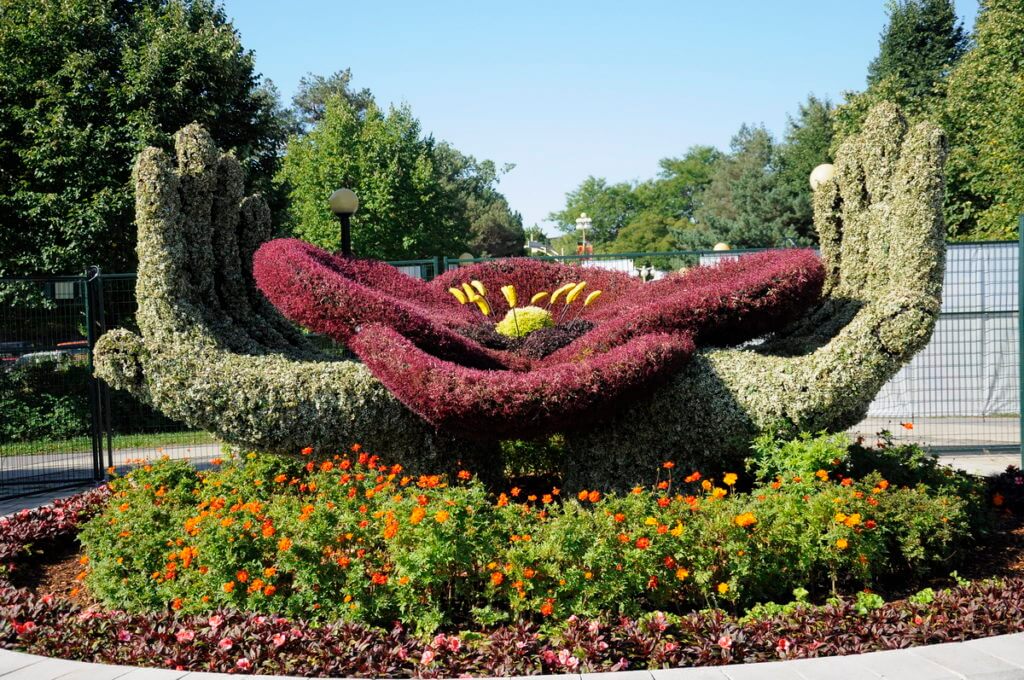 in flanders fields, the poppy, mosaiculture 2018, gatineau, quebec, canada