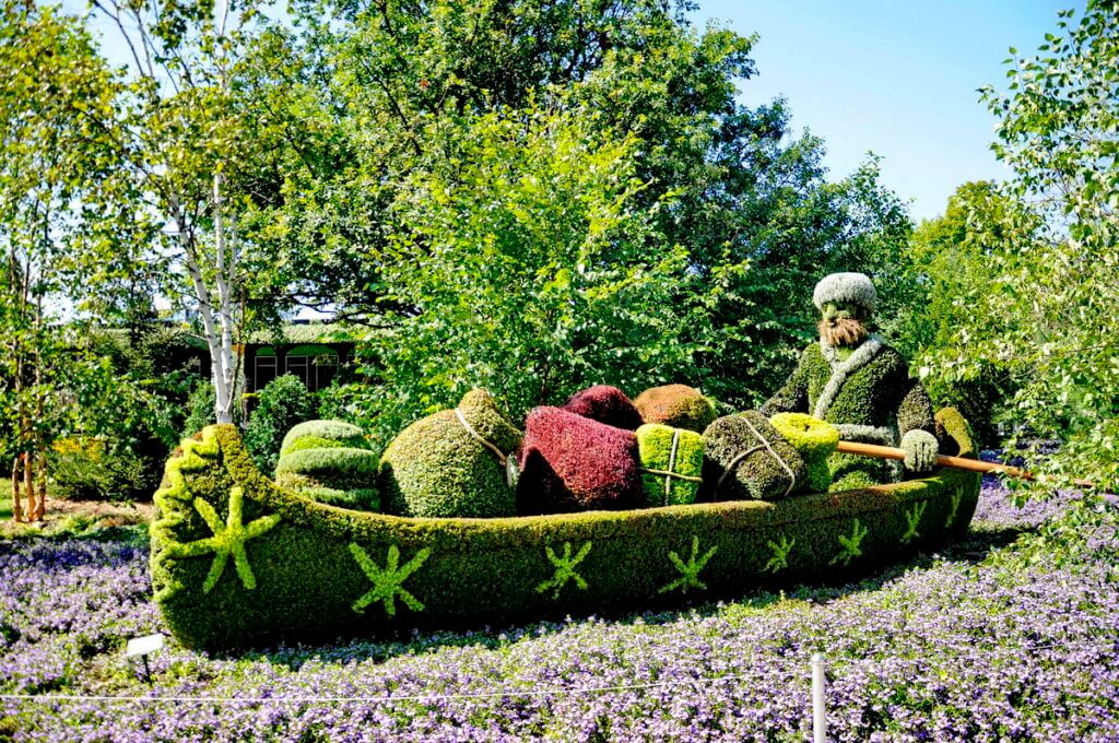 a voyageur, mosaiculture 2018, gatineau, quebec, canada