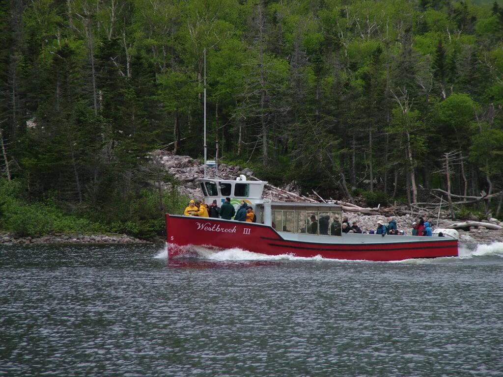 tour boat, western brook pond, gros morne national park, newfoundland, canada