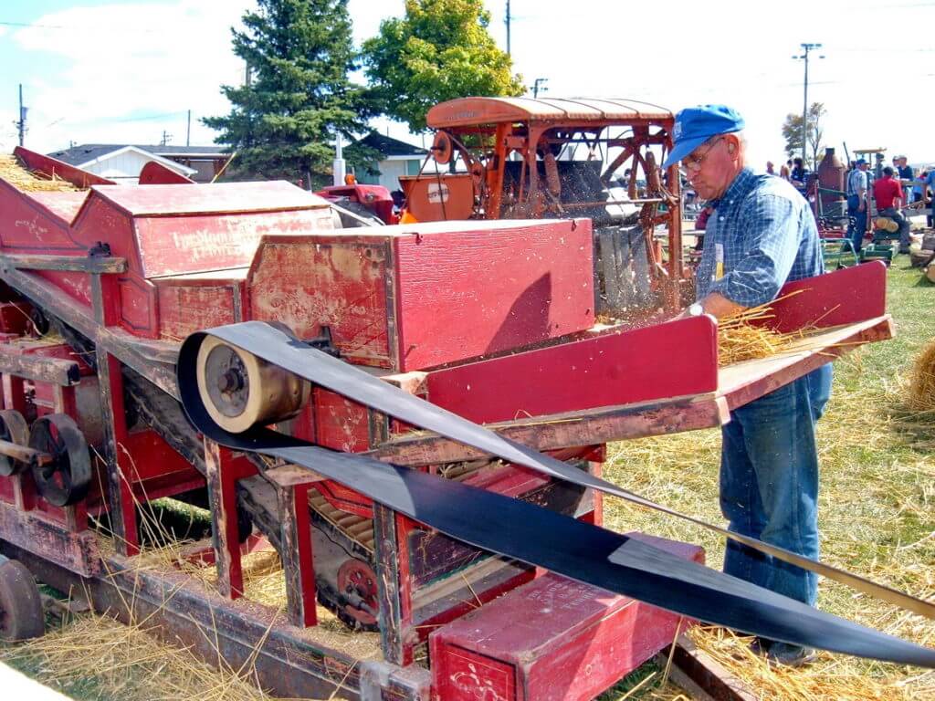 antique thrasher, markham fair, markham, ontario, 2007
