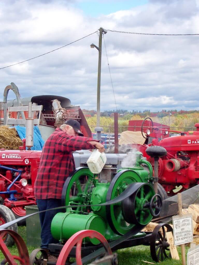 1920 International Mogul Engine 4 HP Sideshaft, markham fair, markham, ontario 
