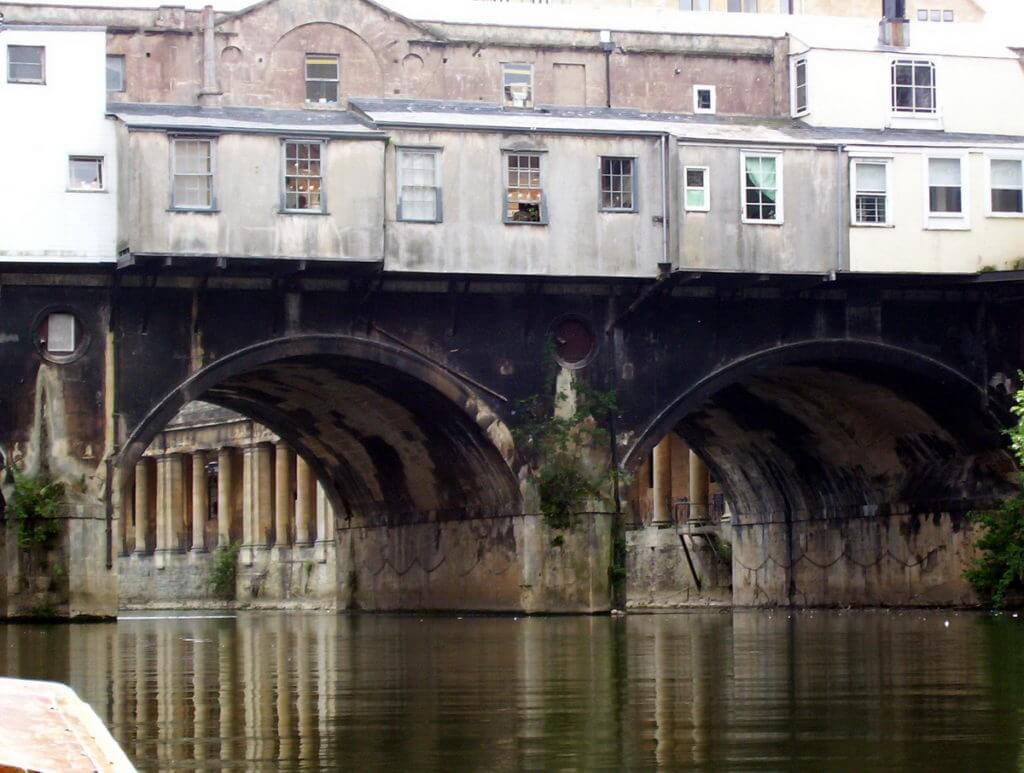 pulteney bridge, avon river, bath, england