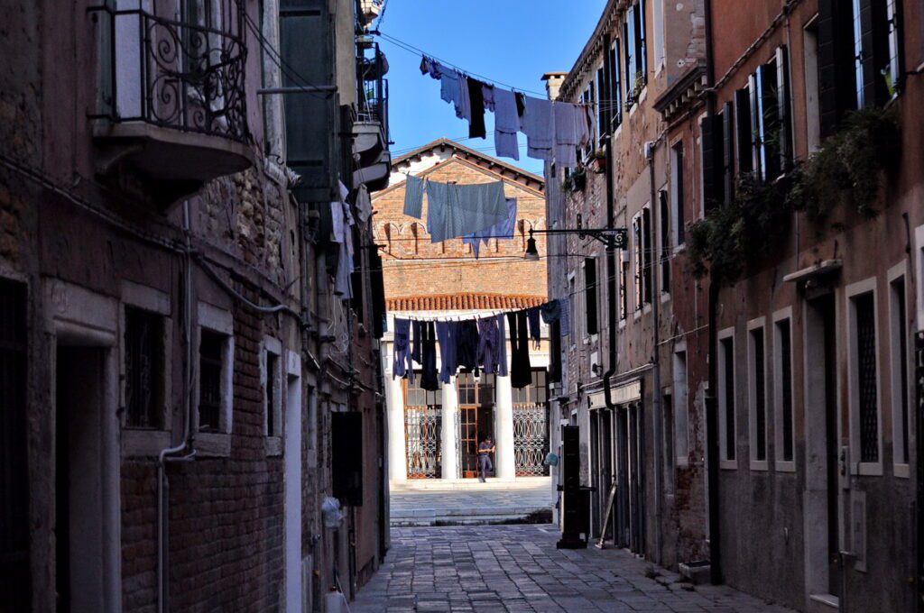 image of a back street, venice, italy