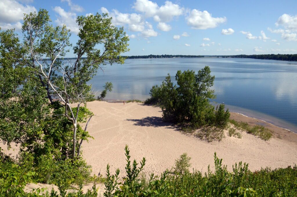 image of dunes at west lake, sandbanks provincial park, ontario