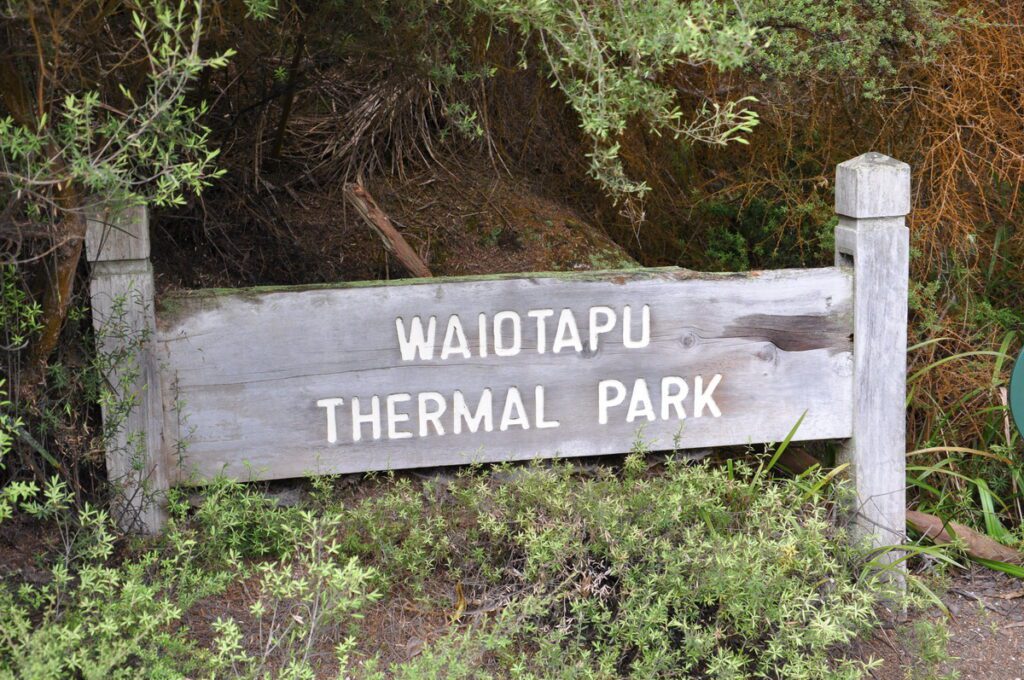 image of wai-o-tapu thermal park entrance sign, rotorua, new zealand