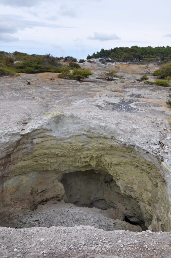 image of devil's home, wai-o-tapu thermal wonderland, rotorua, new zealand