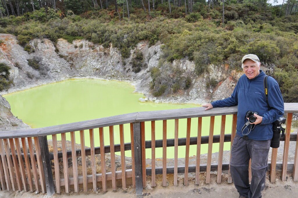 image of bob at devil's bath, wai-o-tapu thermal wonderland, new zealand