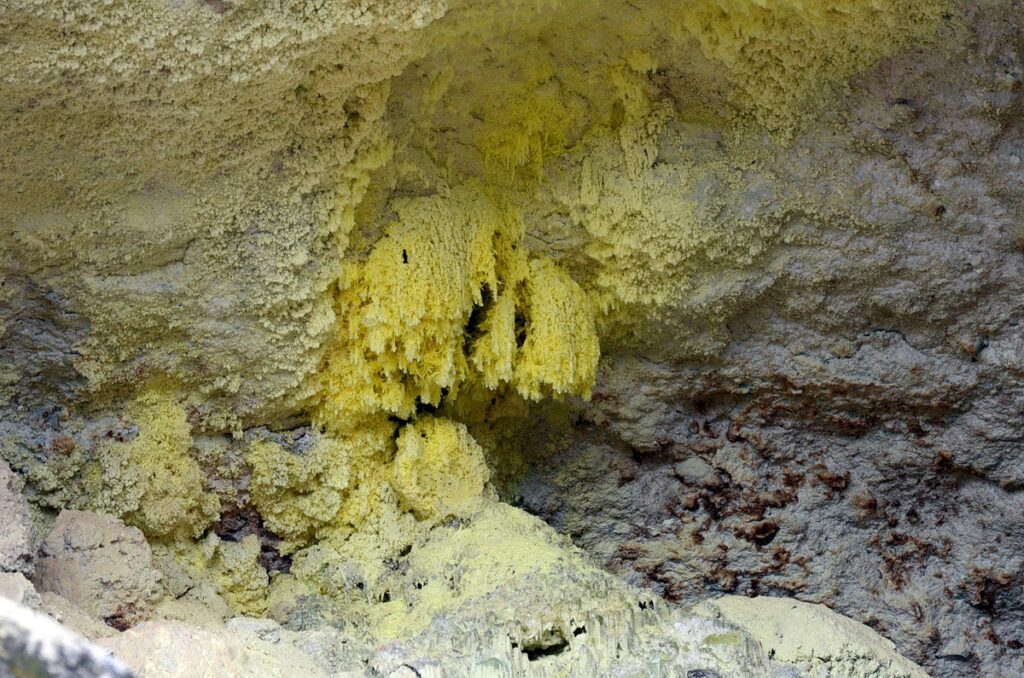 image of sulfur cave, wai-o-tapu thermal wonderland, new zealand