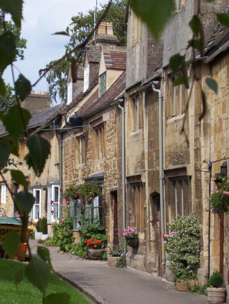 image of terraced houses, high street, chipping campden, england