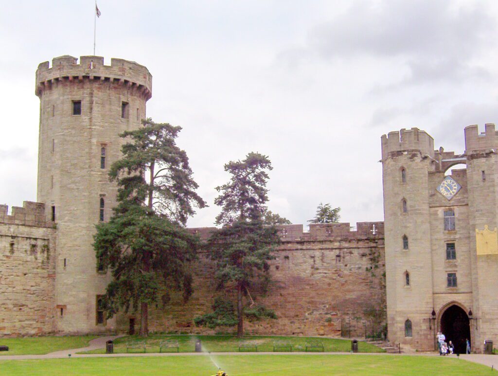 image of the Gatehouse Towers, warwick castle, england