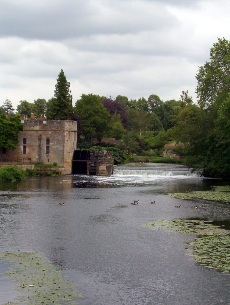 image of the weir, warwick castle, england