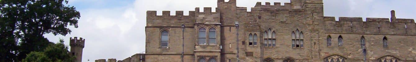 image of warwick castle in England