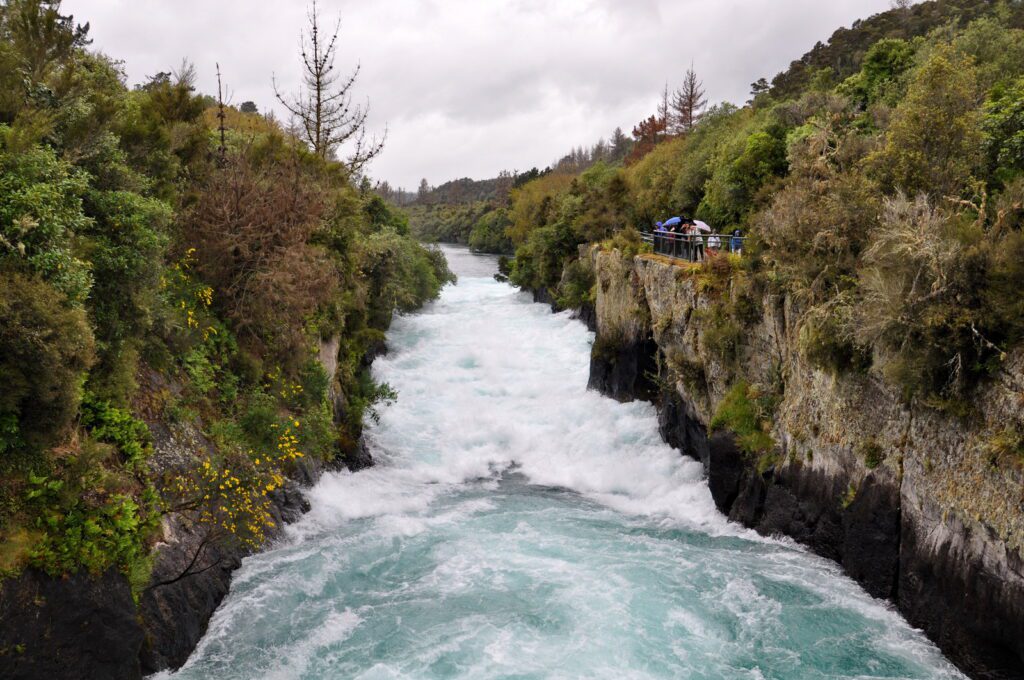 image of huka falls, new zealand 