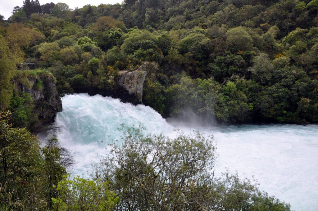 image of huka falls, new zealand 