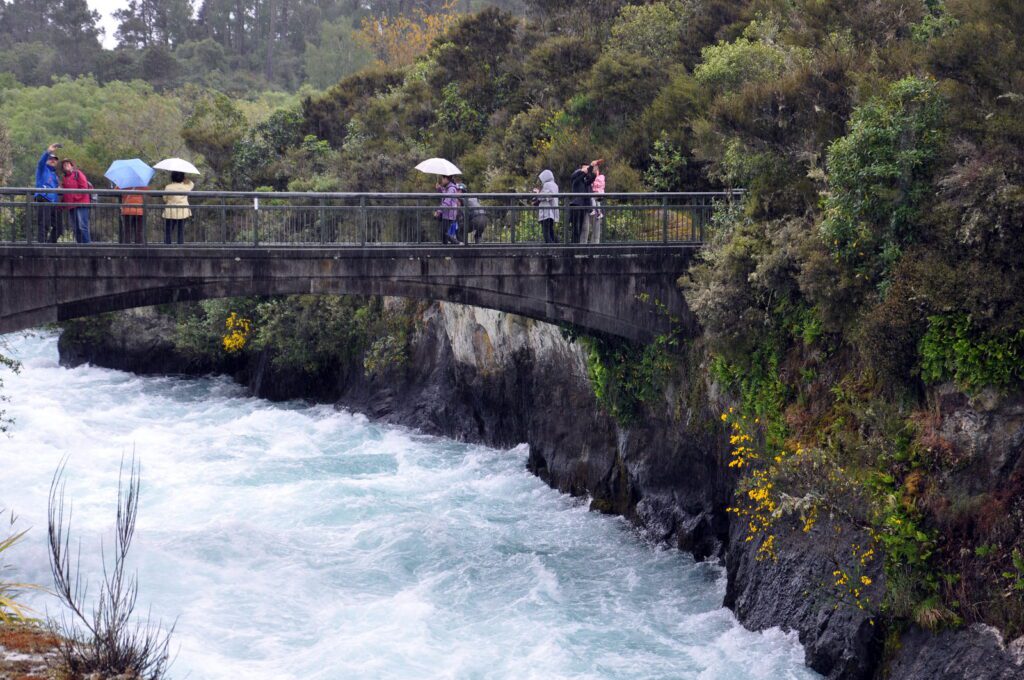 image of huka falls, new zealand 