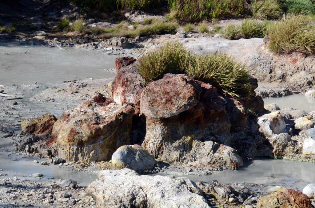 image of red rocks, las hornillas volcanic activity centre, miravalles volcano, costa rica 