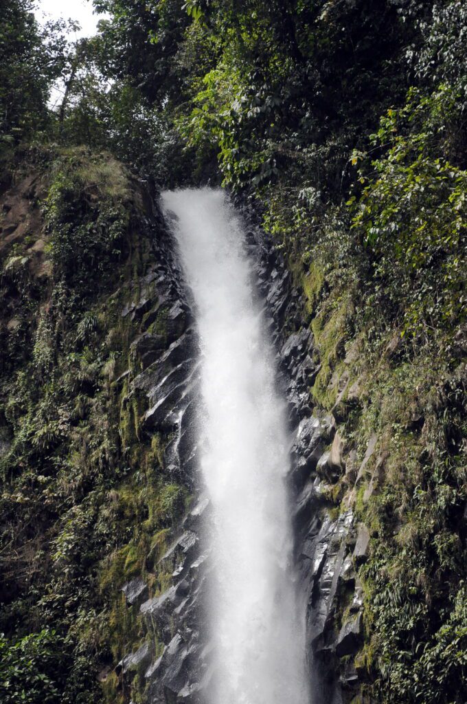 image of la fortuna waterfall, la fortuna, costa rica