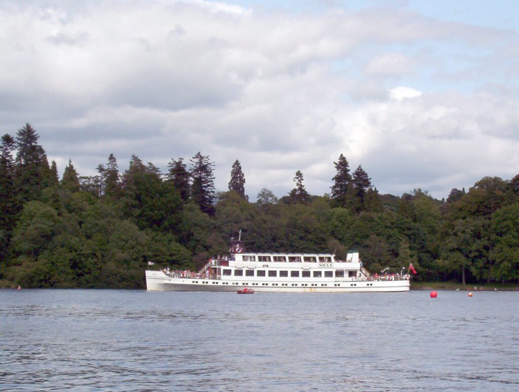 image of tour boat MV Teal, Bowness Bay, Bowness-on-Windermere, Lake Windermere, Lake District National Park, England
